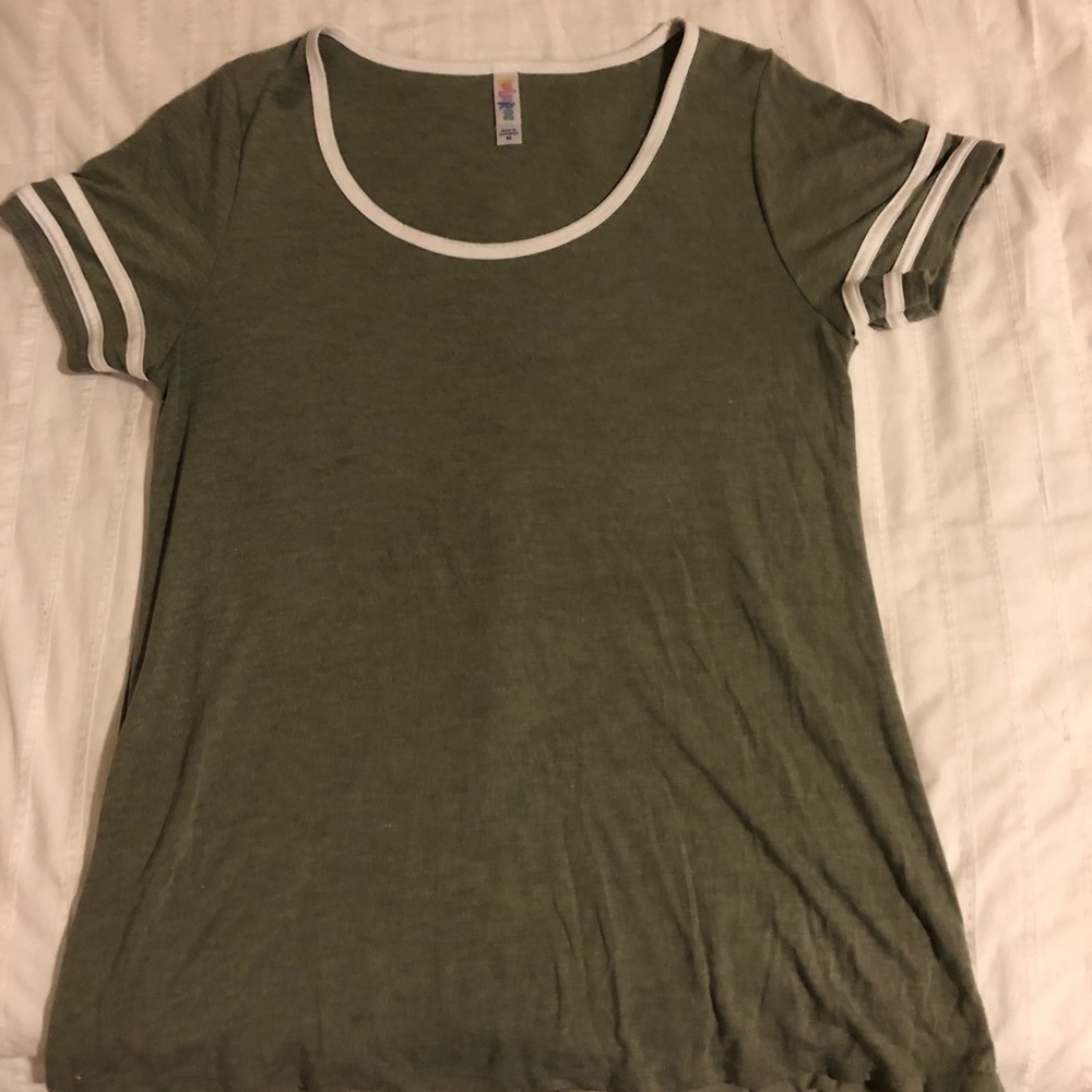 Lula Roe tee